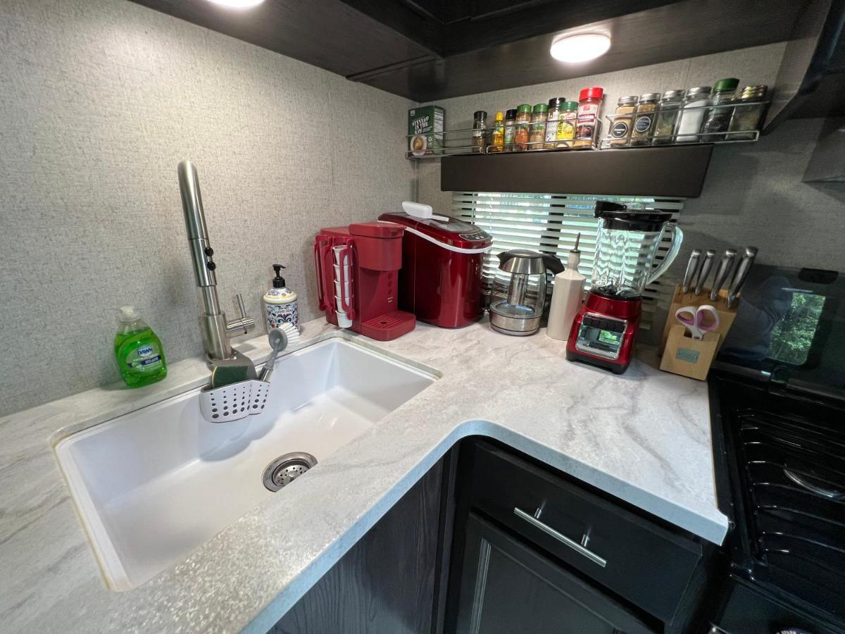 Lake Front Rv Experience Close To Port Canaveral And Kennedy Space Center Hotel ไททัสวิลล์ ภายนอก รูปภาพ